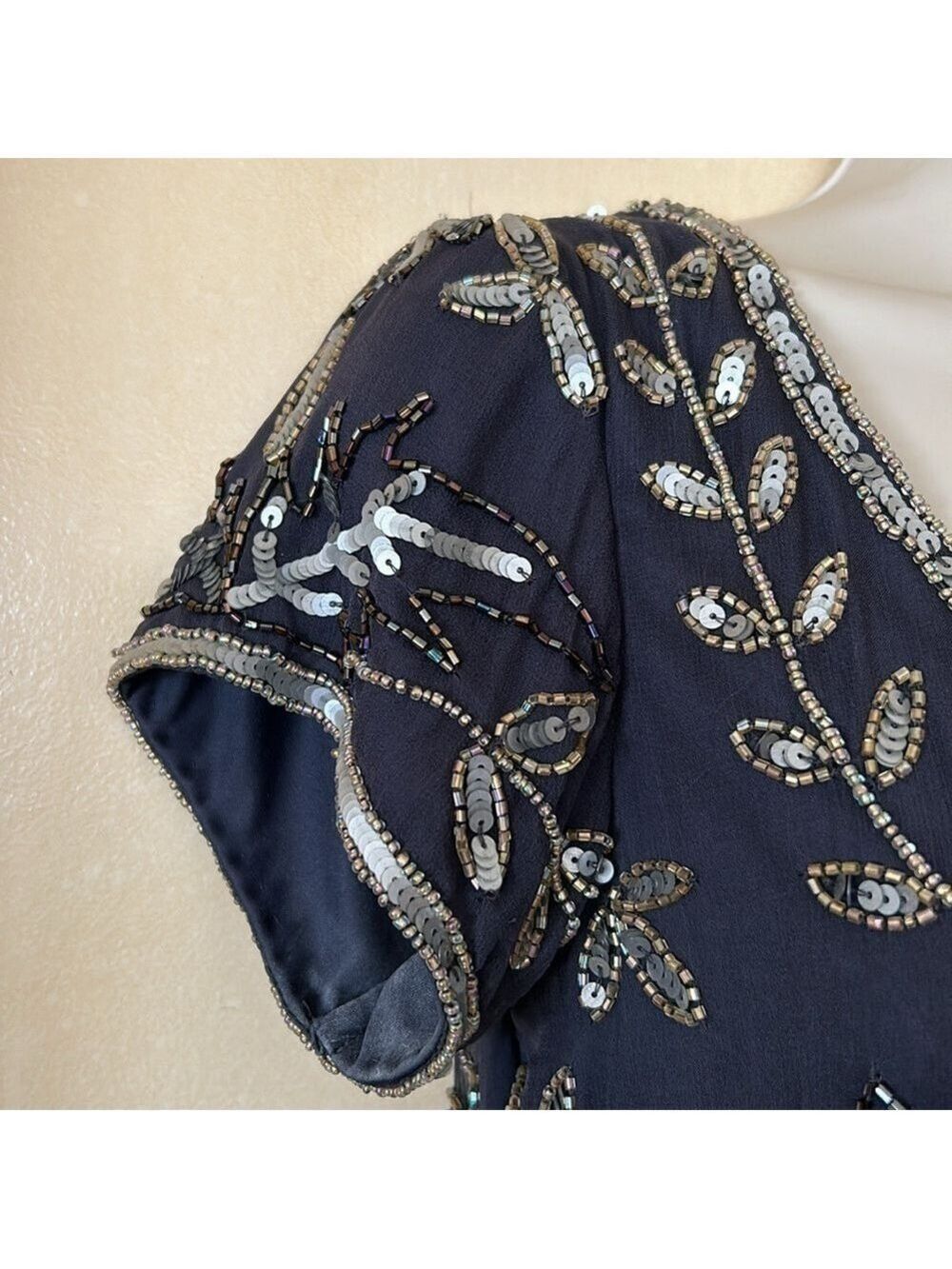 Pisarro Nights 100% grey silk sequin dress size 4 - Picture 3 of 14